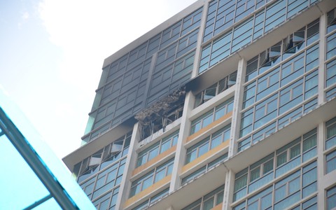 Cháy căn hộ chung cư The Vista, một chiến sĩ cứu hỏa ngạt khói