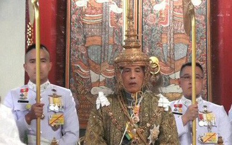 Vua Thái kêu gọi đoàn kết dân tộc
