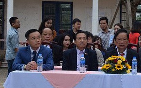 Nghệ An yêu cầu trường trung học báo cáo vụ ‘ngày trở về của nhà báo quốc tế’