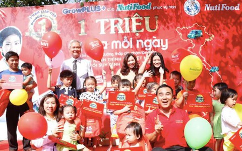 Nghệ sĩ đồng hành cùng trẻ suy dinh dưỡng thấp còi