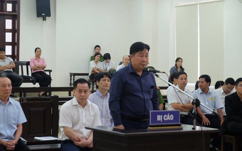 Cựu thứ trưởng Trần Việt Tân: 'Không kêu oan', cựu thứ trưởng Bùi Văn Thành: 'Xin án treo'