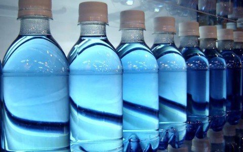 Thu hồi sản phẩm nước uống đóng chai từ Malaysia