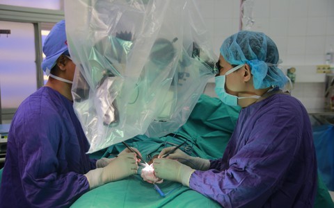 Cấp cứu nữ bệnh nhân bỏ thuốc, tập theo giáo phái lạ 'không cần thuốc men'