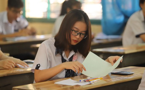Thiếu mã đề, thí sinh một điểm thi TP.HCM làm bài sinh chậm 15 phút