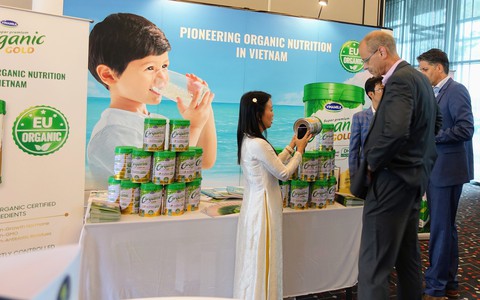 Thị trường sữa thêm 'cuộc đua' sản xuất sữa organic