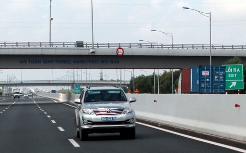 Nhà nước nợ doanh nghiệp tư nhân: làm sao ngăn dòng xoáy nợ xây dựng cơ bản?