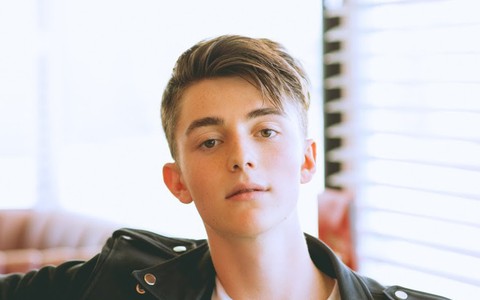 'Thần đồng âm nhạc' Greyson Chance lần đầu đến Việt Nam