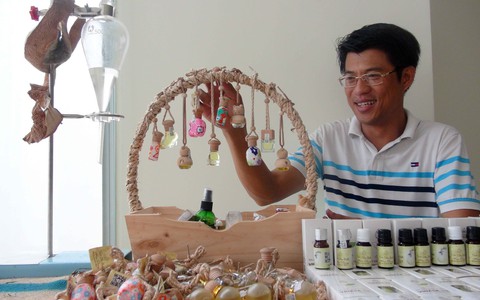 'Trùm' chiết xuất tinh dầu Đỗ Văn Dinh