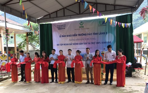 Tập đoàn TLM bàn giao điểm trường tại Điện Biên