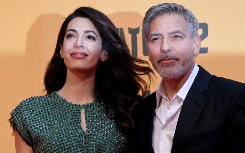Tài tử George Clooney bị tố 'chơi bời' dù có vợ đẹp và tiếng tăm