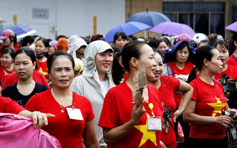 Hơn 2.000 công nhân làm việc trở lại sau vụ ban giám đốc 'mất tích'