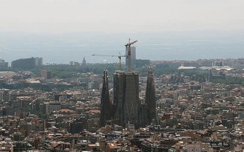 Barcelona thử nghiệm ứng dụng cho phép người dân khiếu nại mùi hôi thối