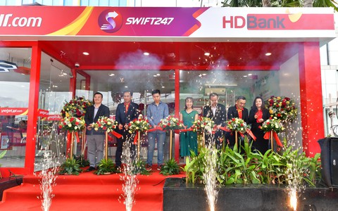 Ngân hàng tăng tiện ích cho khách ngay tại nơi check-in của hãng bay