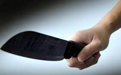 Say xỉn bị đuổi về sớm, thanh niên đâm trọng thương 2 bạn nhậu