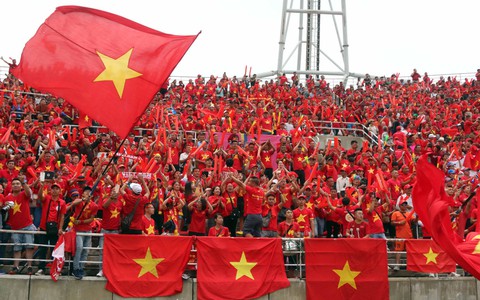 Sắc đỏ trên sân Thammasat