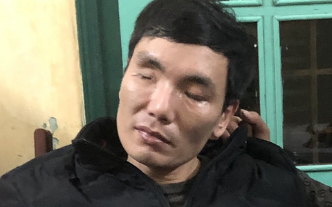 Khởi tố gã nghiện truy sát vợ chồng ông cụ quét mộ