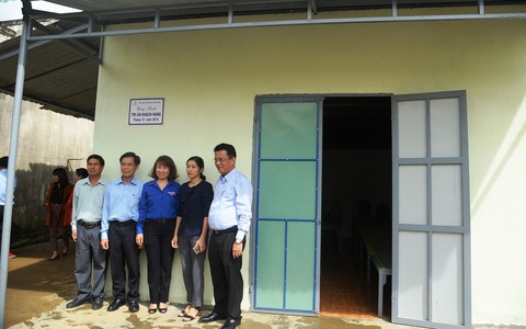 Điện lực miền Trung tặng phòng ở cho học sinh bán trú