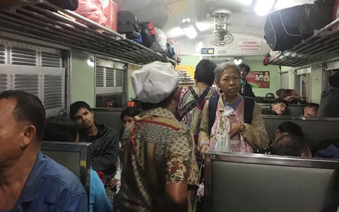 Chuyến tàu đêm vừa sợ vừa… vui