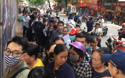 Hà Nội gặp TP.HCM có nhiều tuyển thủ quốc gia, ùn ùn xếp hàng mua vé