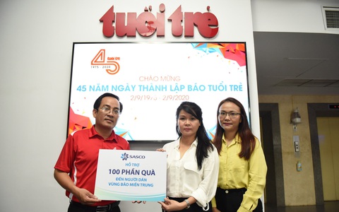 Thêm hàng trăm phần quà đến người dân vùng bão miền Trung
