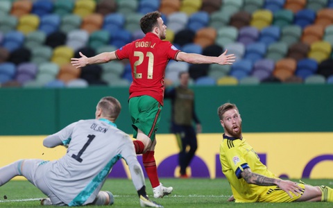 Không Ronaldo, Bồ Đào Nha vẫn đại thắng Thụy Điển