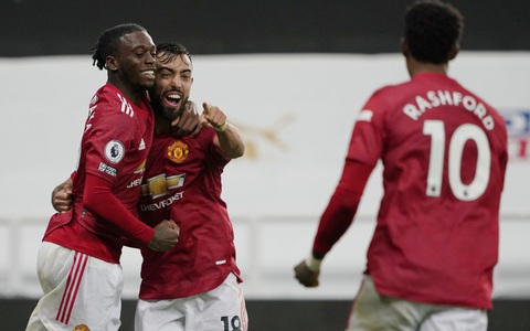 Bùng nổ cuối trận, Man Utd thắng đậm Newcastle tại St James' Park