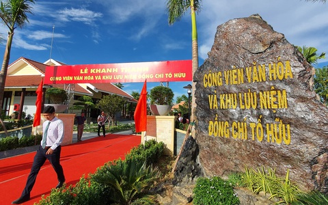 Khánh thành công viên văn hóa và khu lưu niệm nhà thơ Tố Hữu