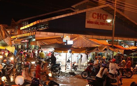 Xuống thông cống thoát nước khu chợ, 1 người chết, 1 người nguy kịch