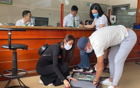 Thủy Tiên làm chủ sức khỏe, quay trở lại cứu trợ miền Trung