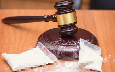 Shipper gọi điện nhờ cảnh sát tìm hộ đơn hàng cocaine 1 ti đồng bị mất