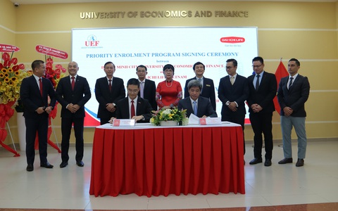Dai-ichi Life Việt Nam và UEF ký kết hợp tác chương trình 'Quyền ưu tiên tuyển sinh'