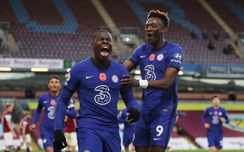 Premier League sáng 1-11: Chelsea đại thắng, Liverpool chiếm ngôi đầu bảng