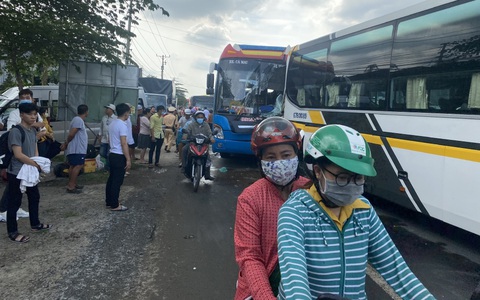 7 xe tông nhau, quốc lộ 1 dồn cục nhiều cây số