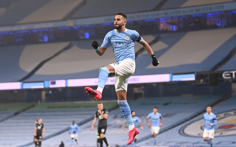 Mahrez lập hat-trick, Man City đè bẹp Burnley tại Etihad