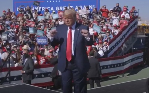 Video những lần ông Trump nhảy múa khi vận động tranh cử