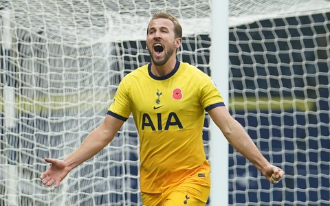 Harry Kane ghi bàn thứ 150, Tottenham vươn lên đầu bảng