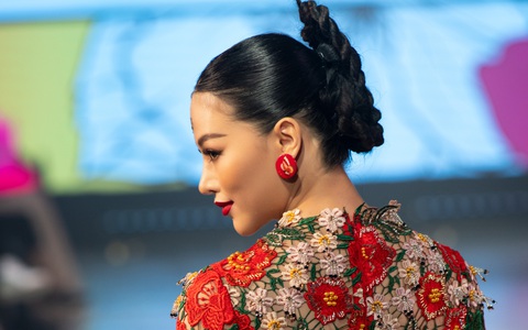 Mỹ nhân Vbiz Trương Thị May, Trương Ngọc Ánh, Jun Vũ... diễn thời trang