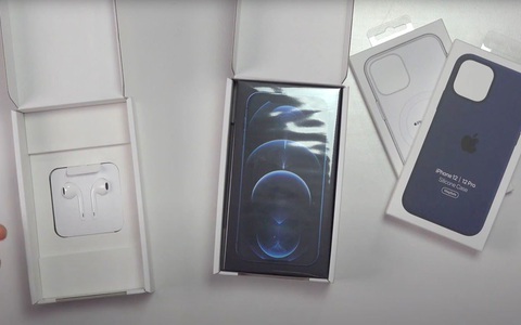 Apple bị buộc phải bán cục sạc kèm theo điện thoại ở Brazil