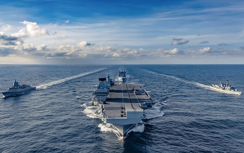 Tàu sân bay Anh tiến tới châu Á