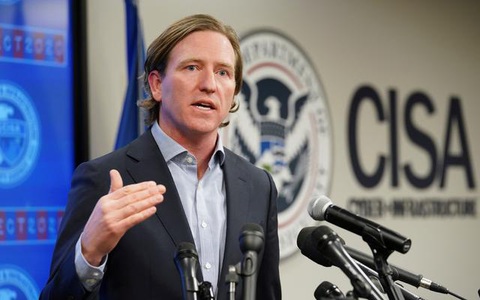 Cựu lãnh đạo an ninh mạng Mỹ kiện bên ông Trump và đài Newsmax