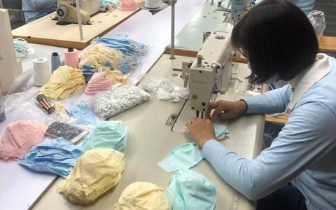 Doanh nghiệp sản xuất khẩu trang khẳng định không tăng giá, không lấy lãi