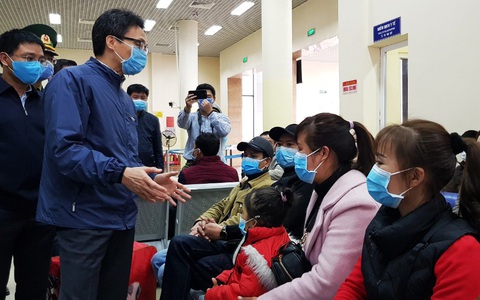 Phó thủ tướng động viên người dân cách ly 14 ngày khi nhập cảnh qua Móng Cái