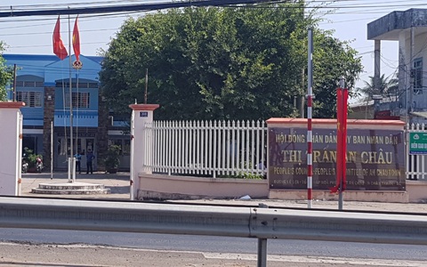 Kiểm tra giấy tờ xe lúc 0 giờ, 2 công an bị nhóm thanh niên rượt chém