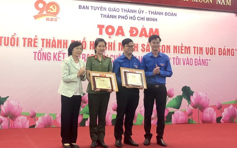 Sắt son niềm tin với Đảng