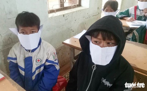 Vụ học sinh đeo khẩu trang giấy: 'Sở sẽ chuyển khẩu trang đến nhà trường'