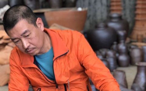 Họa sĩ Lê Thiết Cương: Tôi yêu gốm và kinh Phật