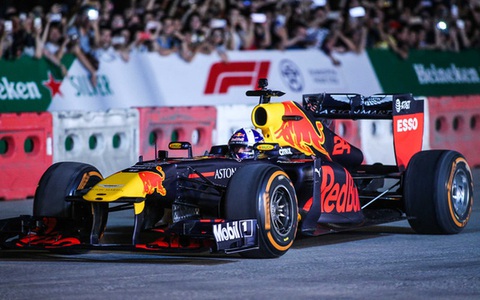 Hoãn F1 Việt Nam, khán giả đã mua vé có chịu thiệt?