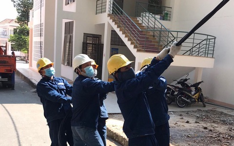 EVNHCMC khẩn trương hoàn thành cấp điện giai đoạn 3 cho Bệnh viện dã chiến Củ Chi