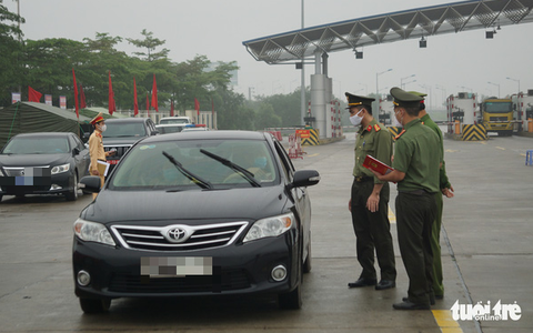 Thủ tướng xuất cấp vật tư, trang thiết bị cho Bộ Quốc phòng chống dịch COVID-19