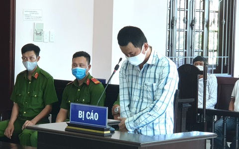Ngồi tù vì ẵm bạn ra đường cho xe đụng cùng chết